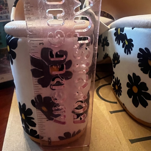 Women’s Size 9M sandals, 3 inch heels - Picture 5 of 5